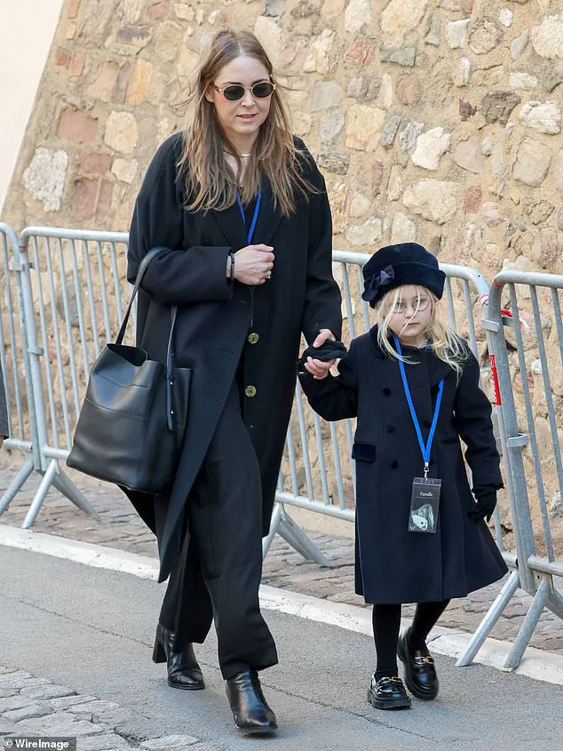 A Poignant Tribute: Young Heir's Resemblance to Brigitte Bardot at French Icon's Funeral