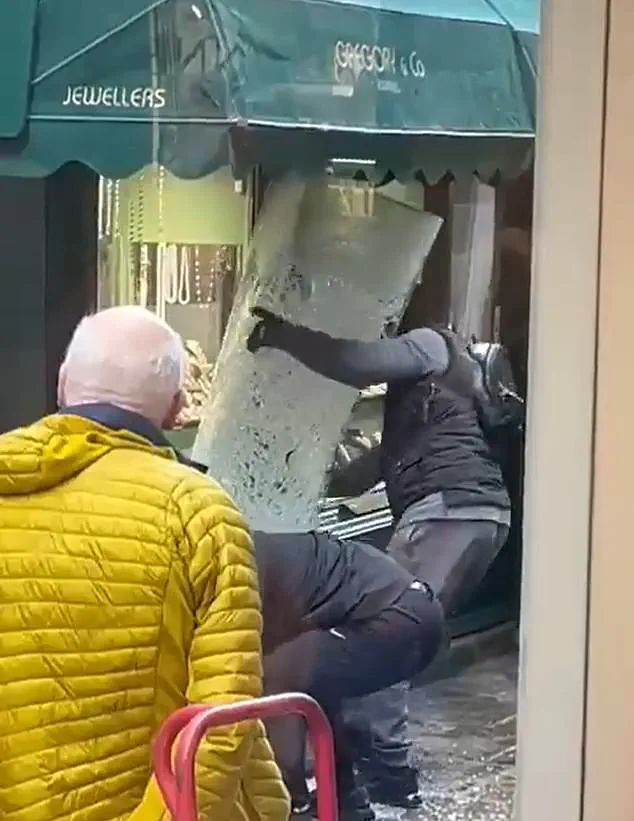 Brazen Robbery at Richmond Jeweler Gregory & Co. Involves Sledgehammers and Staff Intervention