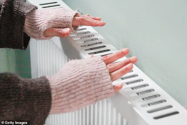 Chronic Cold Hands: A Hidden Health Warning Linked to Thyroid Disorders and Raynaud's Disease