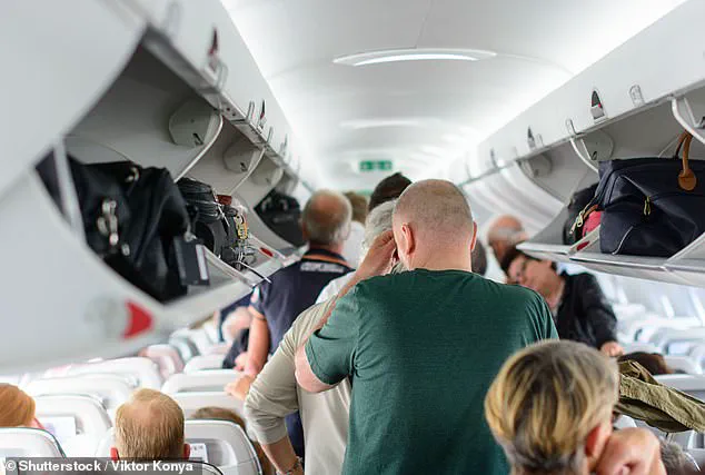 Father's Request to Rearrange Seats Sparks Debate on Airline Etiquette and Corporate Policies