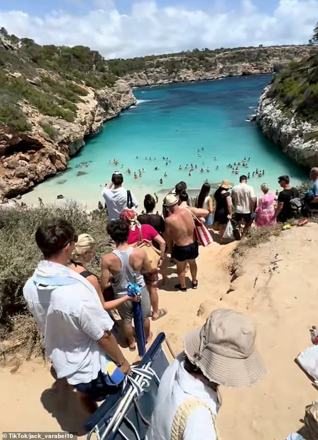 Fencing Paradise: Can Mallorca's Caló des Moro Escape the Instagram Overload?