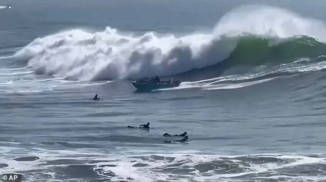Miraculous Rescue: Family of Six Saved After Speedboat Capsizes in 12-Foot Wave Off Santa Cruz Coast, Surfers' Quick Action Proves Critical