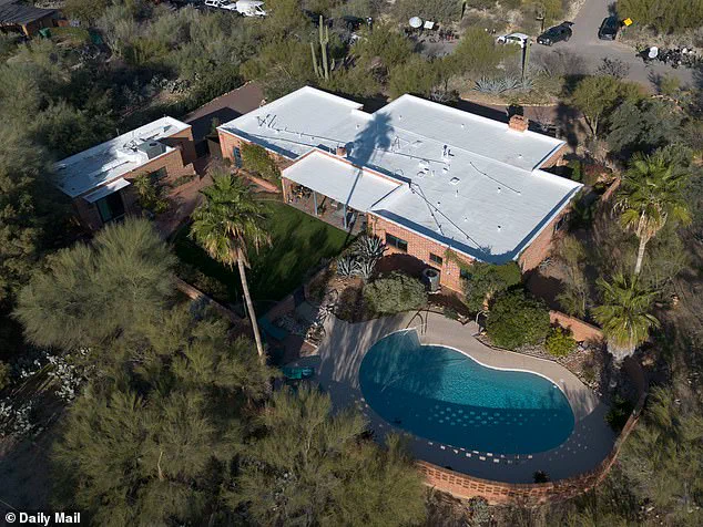 Nationwide Manhunt for Retired TV Personality Nancy Guthrie Intensifies as Apple Watch Clue Emerges in Tucson Abduction Case