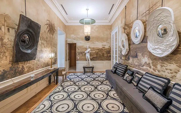 Resurfaced Photo of Peter Mandelson in Epstein's Paris Mansion Sends Shockwaves Through British Politics