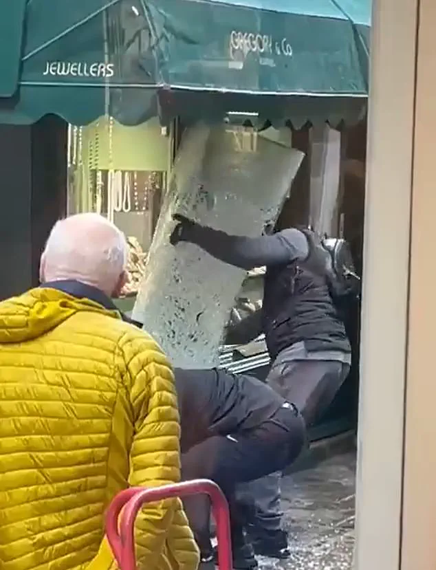 Shocking Robbery at Richmond Jeweler: White Van Used in Precision Heist