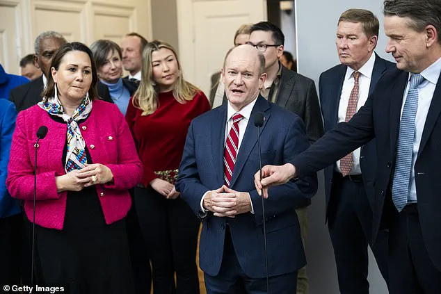 Trump's Tariff Policy Sparks International Crisis, Targeting Eight European Nations with Conditional Greenland Agreement