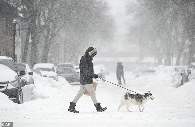 White Christmas Forecast as Winter Storms Threaten Holiday Travel Disruptions