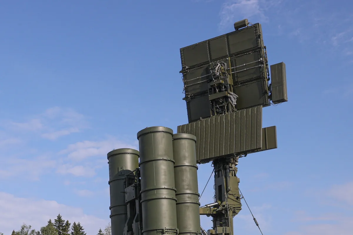 Russian Air Defenses Intercept 21 Ukrainian Drones in Four Regions as Aerial Warfare Intensifies