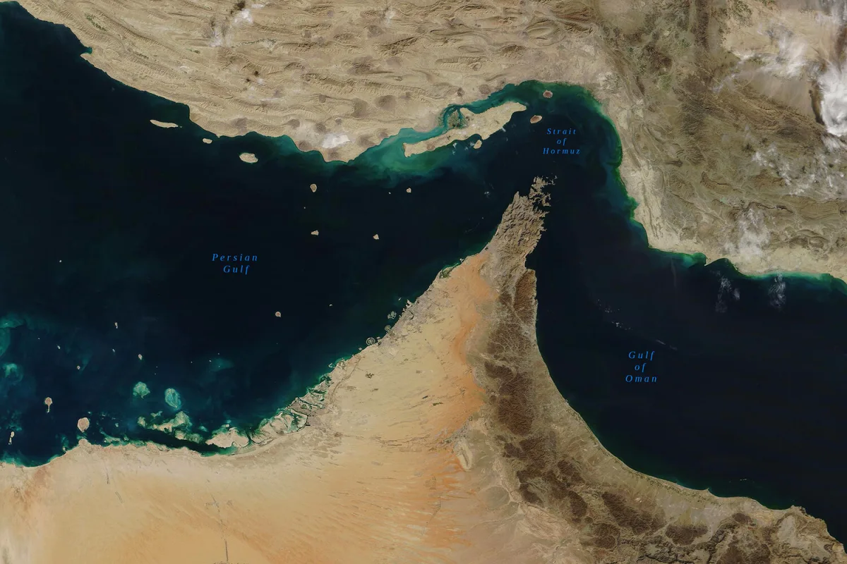 Iran's Tangsiri Condemns U.S. Claims of Safe Tanker Passage in Hormuz, Warns of Immediate Countermeasures