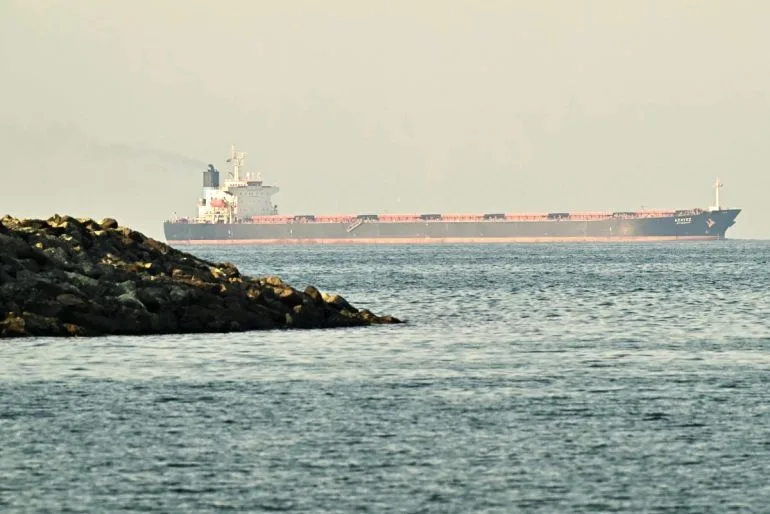 Oil Prices Plunge Amid Geopolitical Turmoil and Hormuz Closure, Fueling Economic Volatility