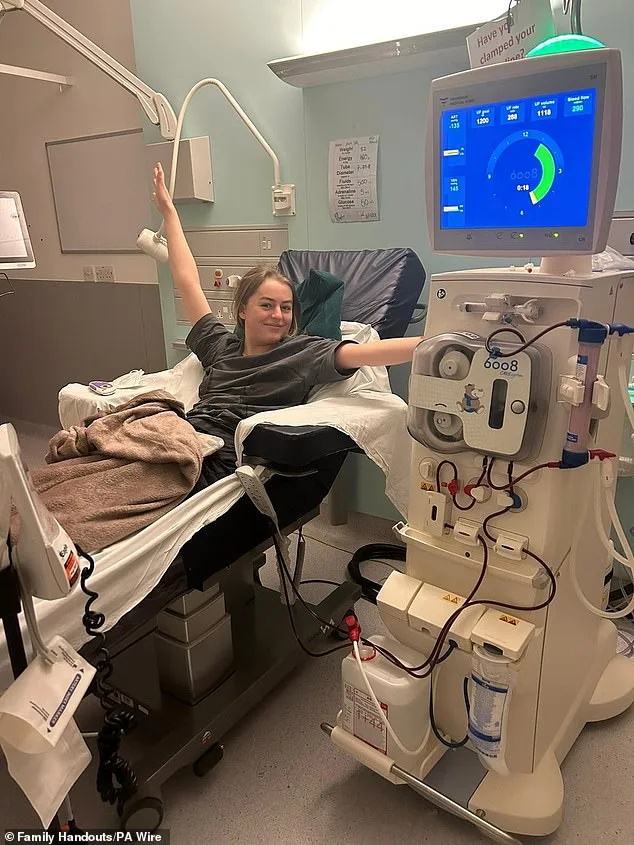 Mother's Newspaper Ad Offers Second Chance for Teen with E. coli-Induced Kidney Failure