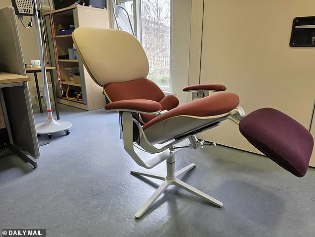 10,000 Recliner Claims Altered States of Mind: Is It Scientific Breakthrough or Modern Overreach?