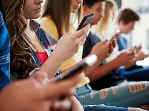 Alarm Bells Ring as Infants' Screen Time Soars to 75% Daily Exposure