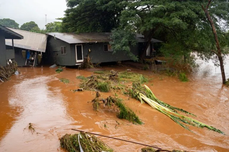 Oahu's Worst Flash Flooding in Two Decades Forces 5,500 to Flee