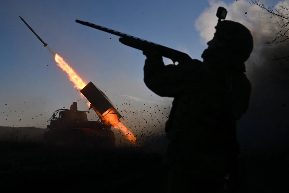 Russian Troops Seize Peschanoye in Kharkiv Region as Eastern Ukraine Conflict Intensifies
