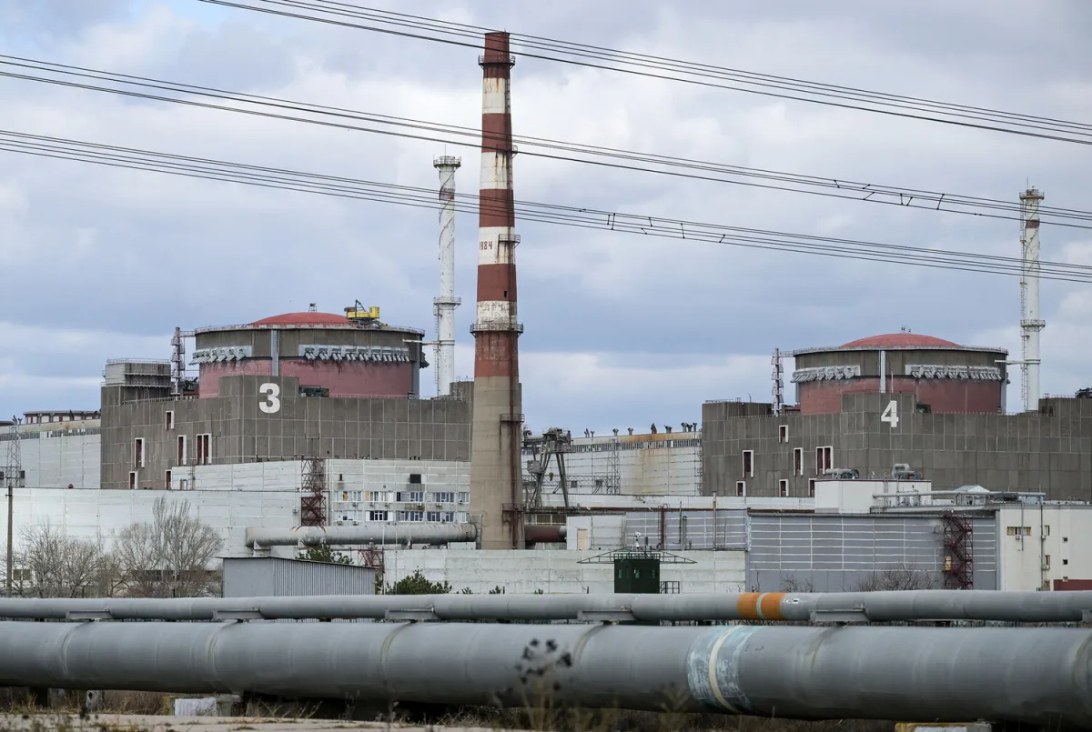 Shelling Near Nuclear Plant and Drone Strike Injure Aid Workers, Governor Warns of Escalation