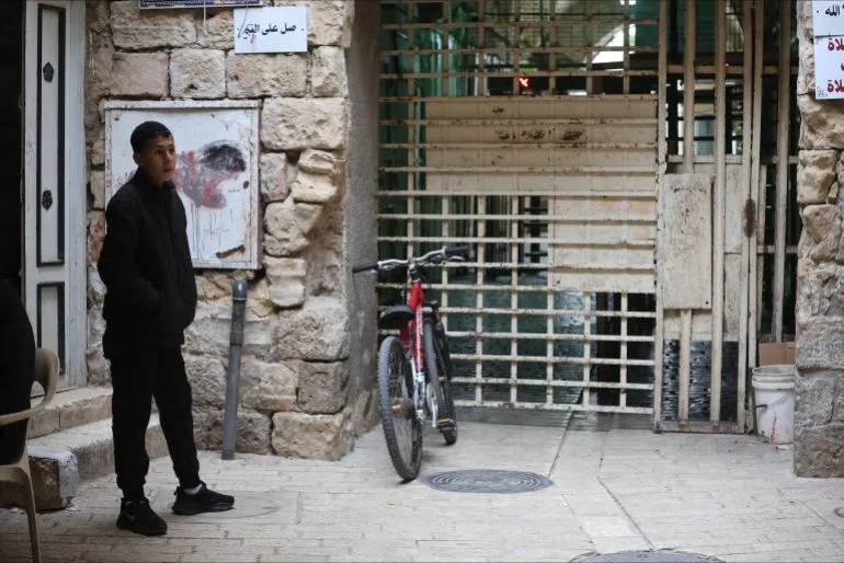 Israeli Forces Tighten Grip on Ibrahimi Mosque in Hebron, Deepening Tensions and Undermining Palestinian Heritage